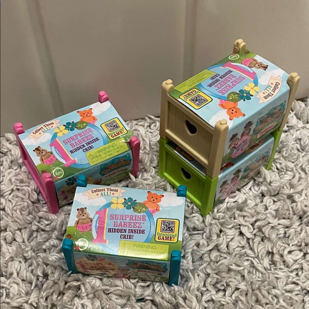 Lot of 4 NIP Li’l Woodzeez Babeez Surprise Blind Box Cribs